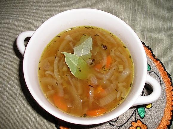 Zupa cebulowa z czerwoną soczewicą