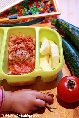 Dziś do przedszkola pasta z pomidorów i cukinii