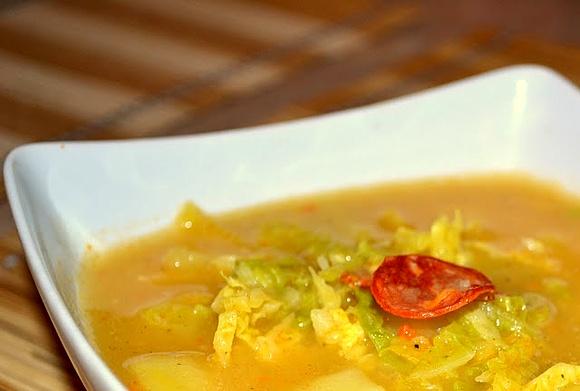 Caldo verde portugalska zupa ziemniaczana