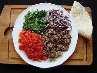Ropa vieja — hiszpańskie danie z mięsa i warzyw