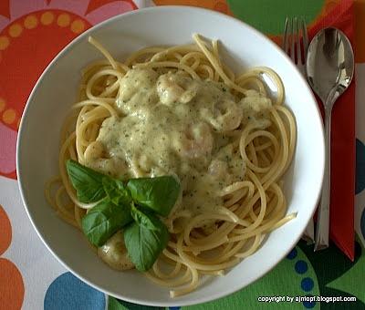 Spaghetti ze śmietaną cytrynową i krewetkami