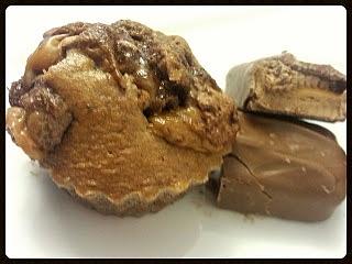 Kakaowe muffiny z batonikami Mars