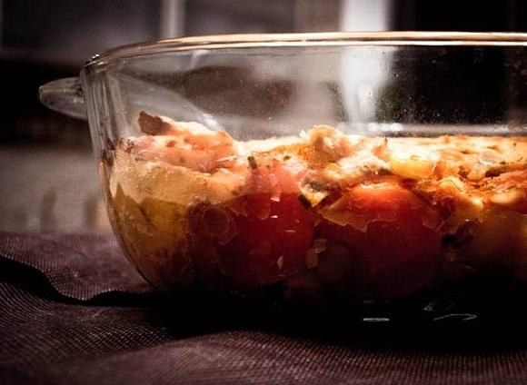 Anglosaska zapiekanka shepherd’s pie z soczewicą i słodkimi ziemniakami