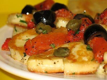Ser halloumi z czerwoną papryką