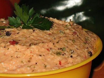 Pasta serowo-pomidorowa z kolorowym pieprzem