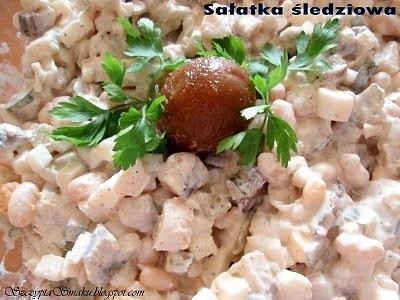Sałatka śledziowa z jabłkiem i fasolką