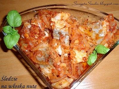 Śledzie na włoską nutę z ziołami i pomidorami