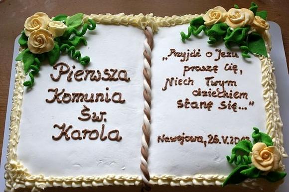 Tort z kremem orzechowym i waniliowym, dekoracja z kremu waniliowego i lukru plastycznego