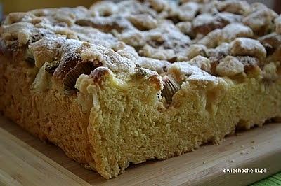 Ciasto drożdżowe z rabarbarem i kruszonką