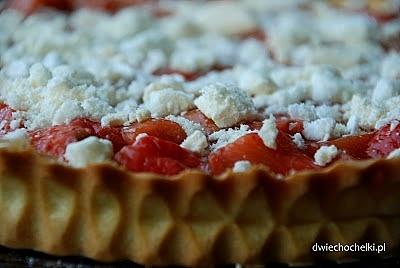 Tarta z rabarbarem i truskawkami