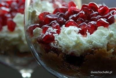 Trifle z pestkami granatu