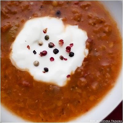 Ostra zupa z soczewicy czerownej