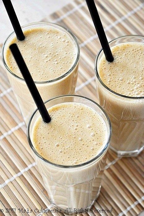 Orzechowy shake z bananami i mlekiem sojowym