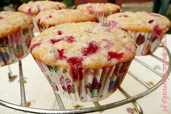 Muffinki śmietankowe z porzeczką