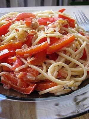 Paprykowo-pomidorowe spaghetti