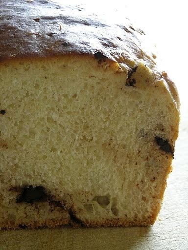 Zaparzane ciasto drożdżowe z okruchami czekoladowymi