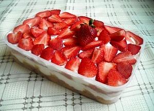 Trochę inne tiramisu - wiosenne i sycące lekkie wydanie deseru