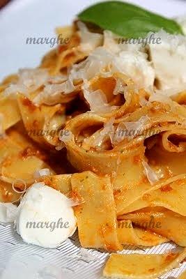 Domowe czerwone pesto
