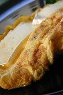 Omlet z serem Brie