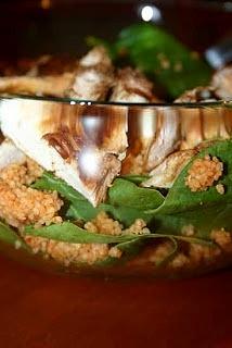 Kuskus z pesto z suszonych pomidorów