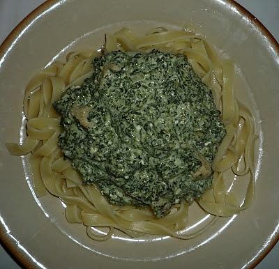 Tagiatelle z kurczakiem i sosem szpinakowo-serowym
