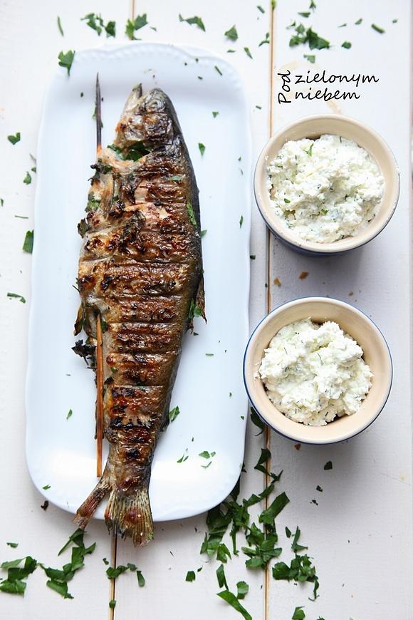 Pstrąg faszerowany i grillowany