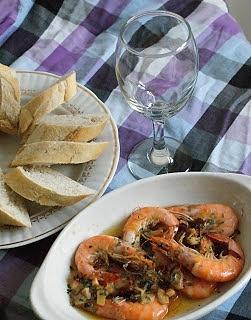 Krewetki smażone w maśle z czosnkiem i chili