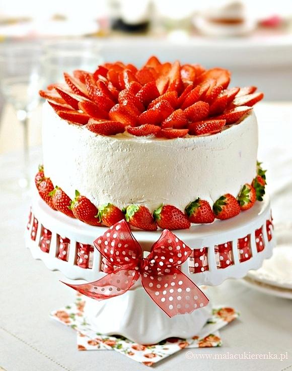 Tort truskawkowy
