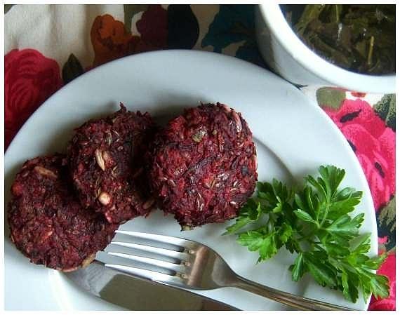 Buraczane burgery na ciepło i do kanapek