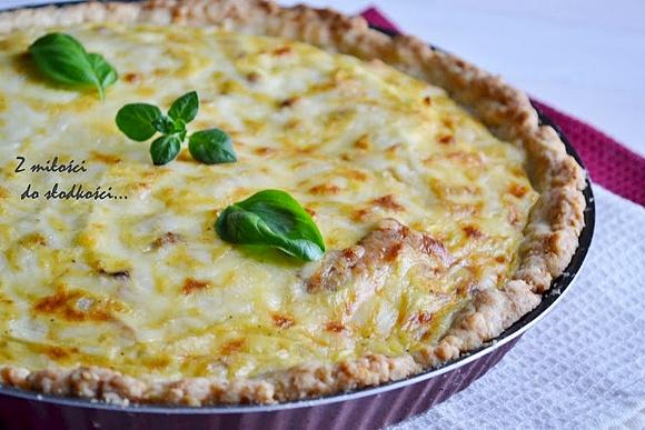 Tarta ze szparagami i kozim serem