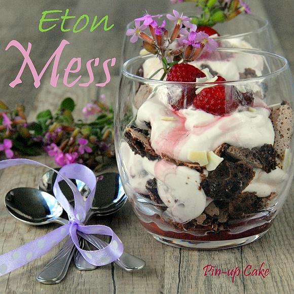 Czekoladowo-malinowy Eton Mess