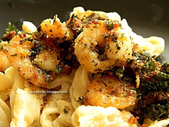 Tagliatelle ze smażonymi krewetkami