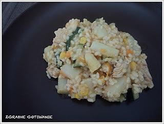 Risotto z kurczakiem szparagami i cukinią