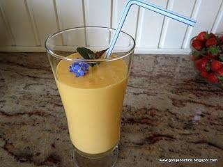 Mango lassi