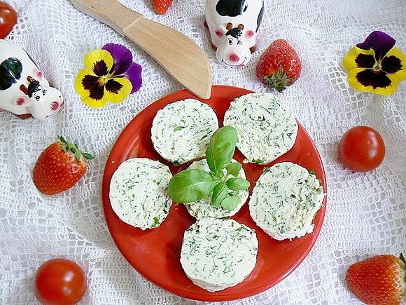 Masło ziołowe domowe przepis na aromatyczny wyrób