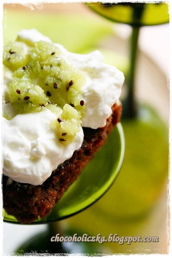Brownies z kiwi i mascarpone