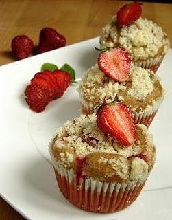 Muffinki z truskawkami i kruszonką