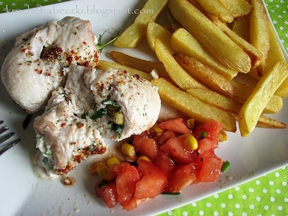 Roladki z indyka z rukolą serem feta i kukurydzą