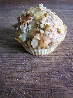 Muffinki z rabarbarem - szybki wypiek na lato