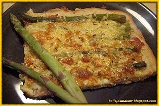 Pizza ze szparagami