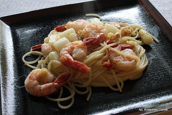Spaghetti z krewetkami i szparagami