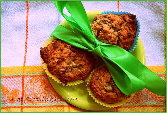 Muffinki z czekoladą bananami i wiórkami kokosowymi