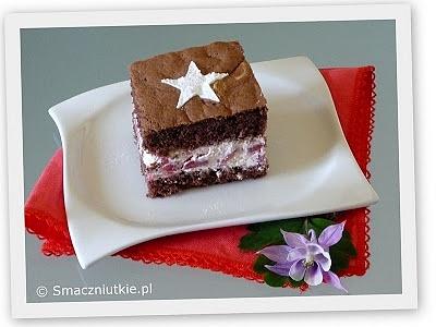 Biszkopt z masą mascarpone i truskawkami