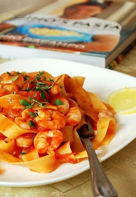 Pappardelle z krewetkami chilli i białym winem