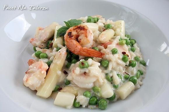 Risotto z groszkiem i szparagami