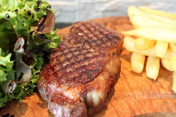 Grillowany stek z polędwicy wołowej
