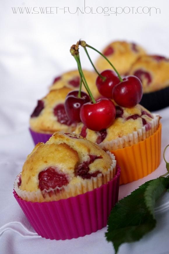 Muffiny z czereśniami