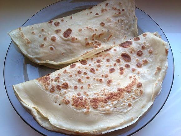 Naleśniki z porem szynką i serem camembert