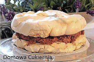 Tort bezowy