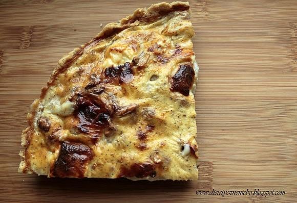 Odchudzona tarta z gruszkami i gorgonzolą